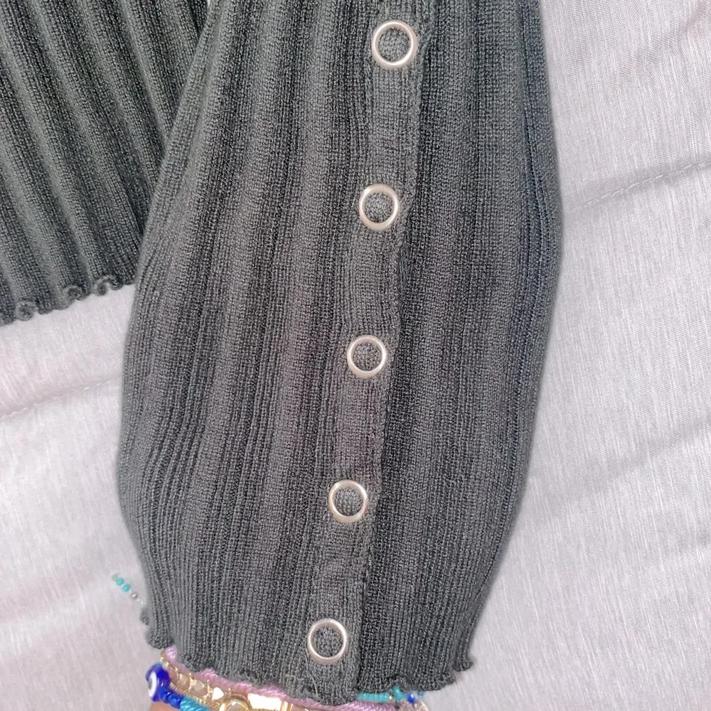 Fitted long sleeve turtleneck - Picture 3 of 4